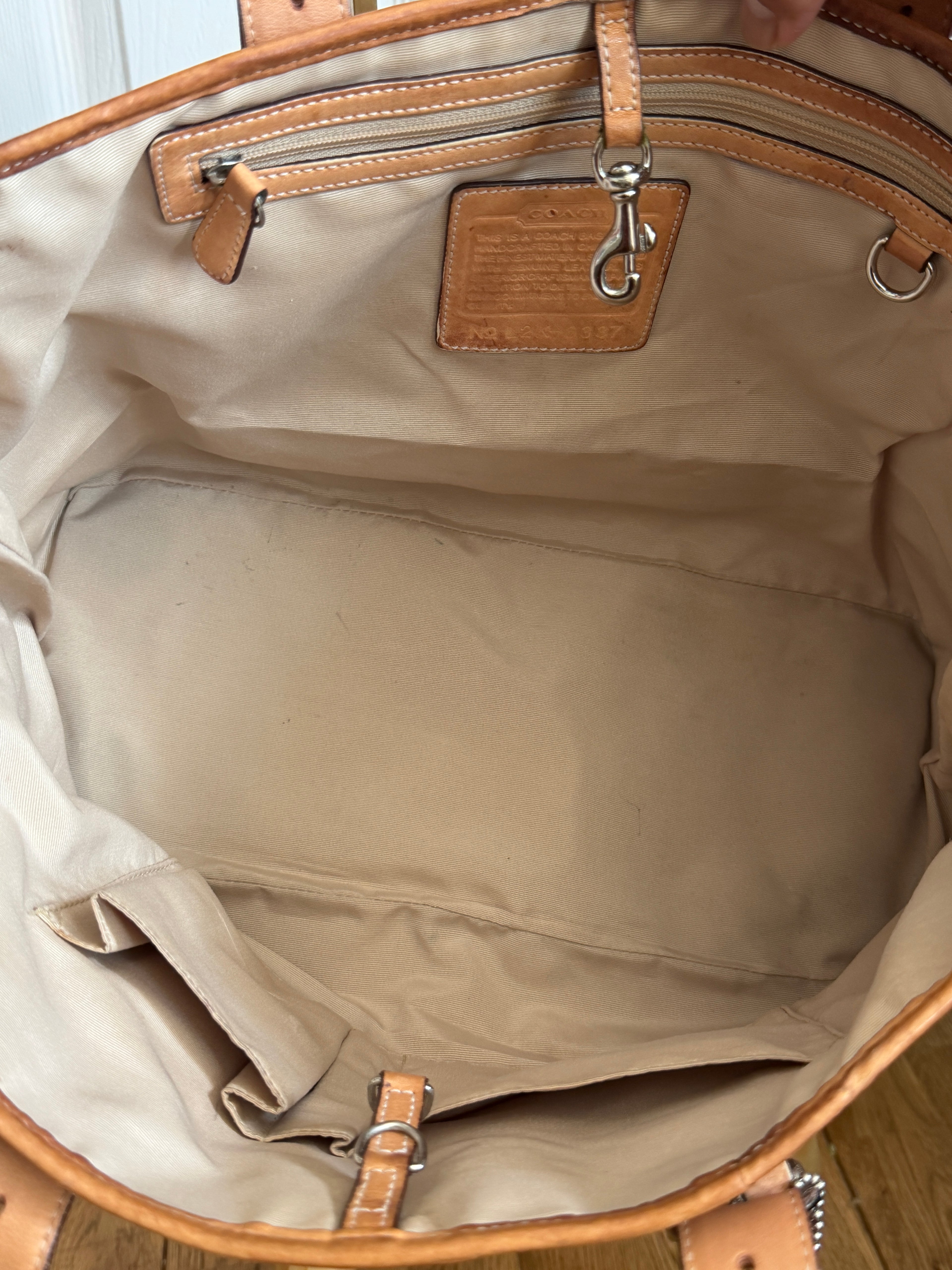 Coach signature canvas tote bag