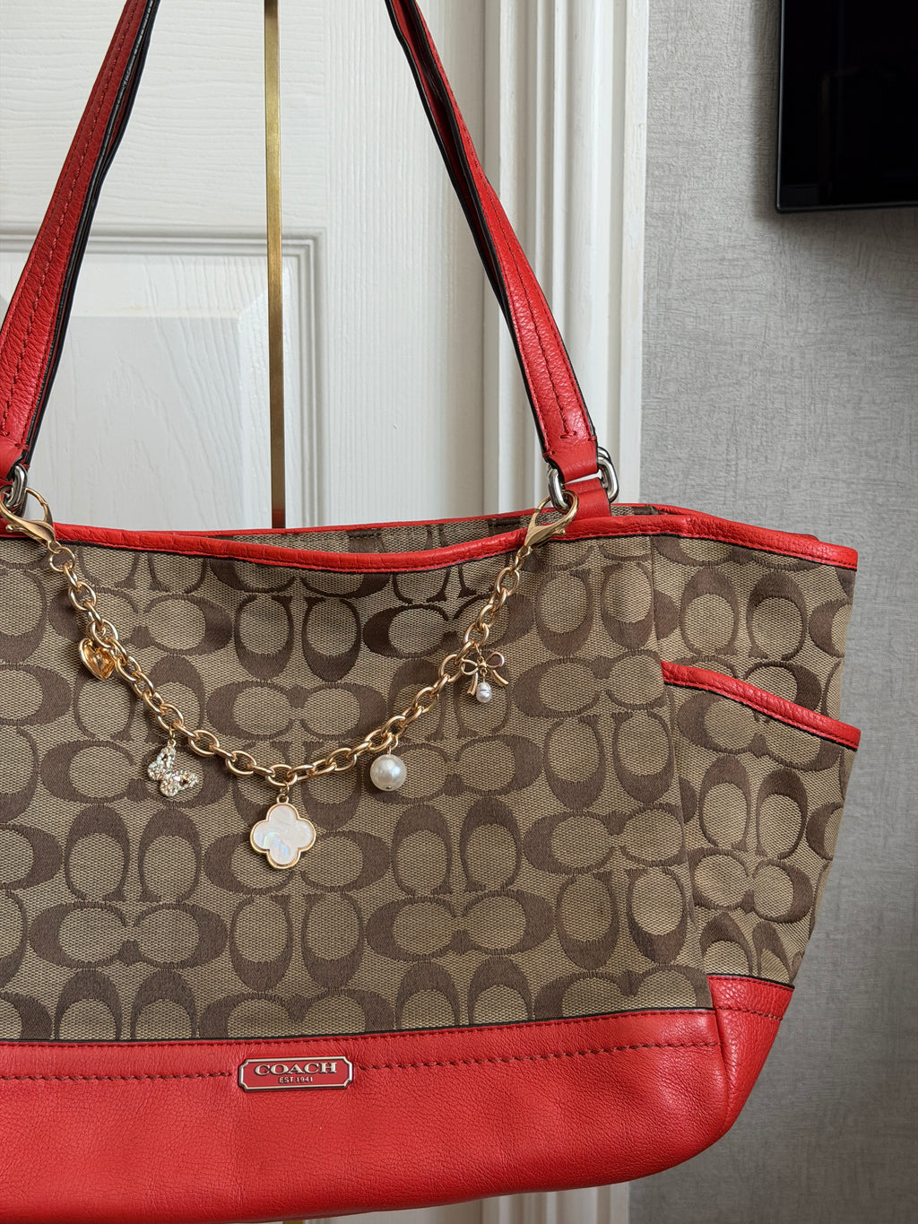 Coach park signature carrie tote