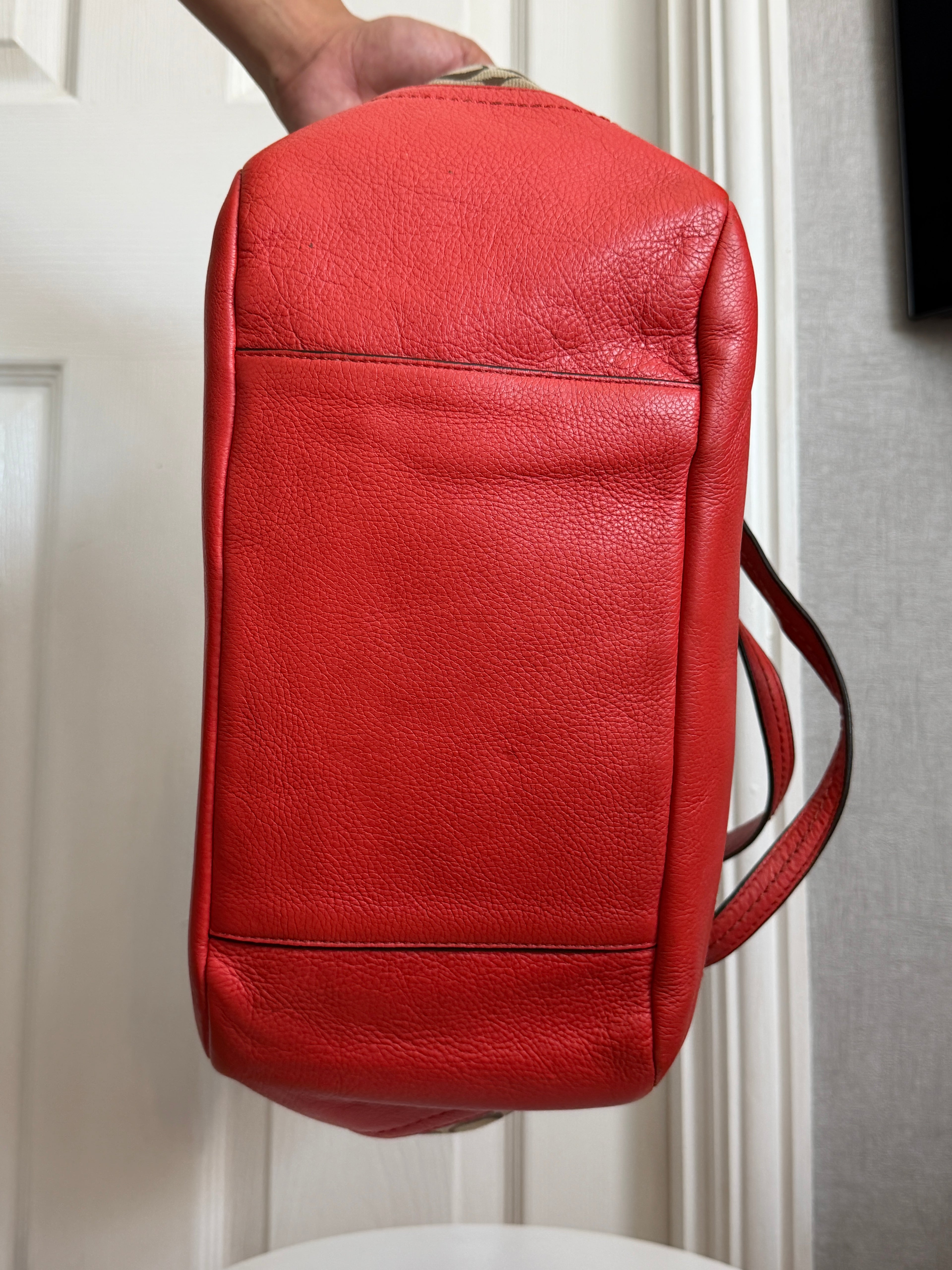 Coach park signature carrie tote
