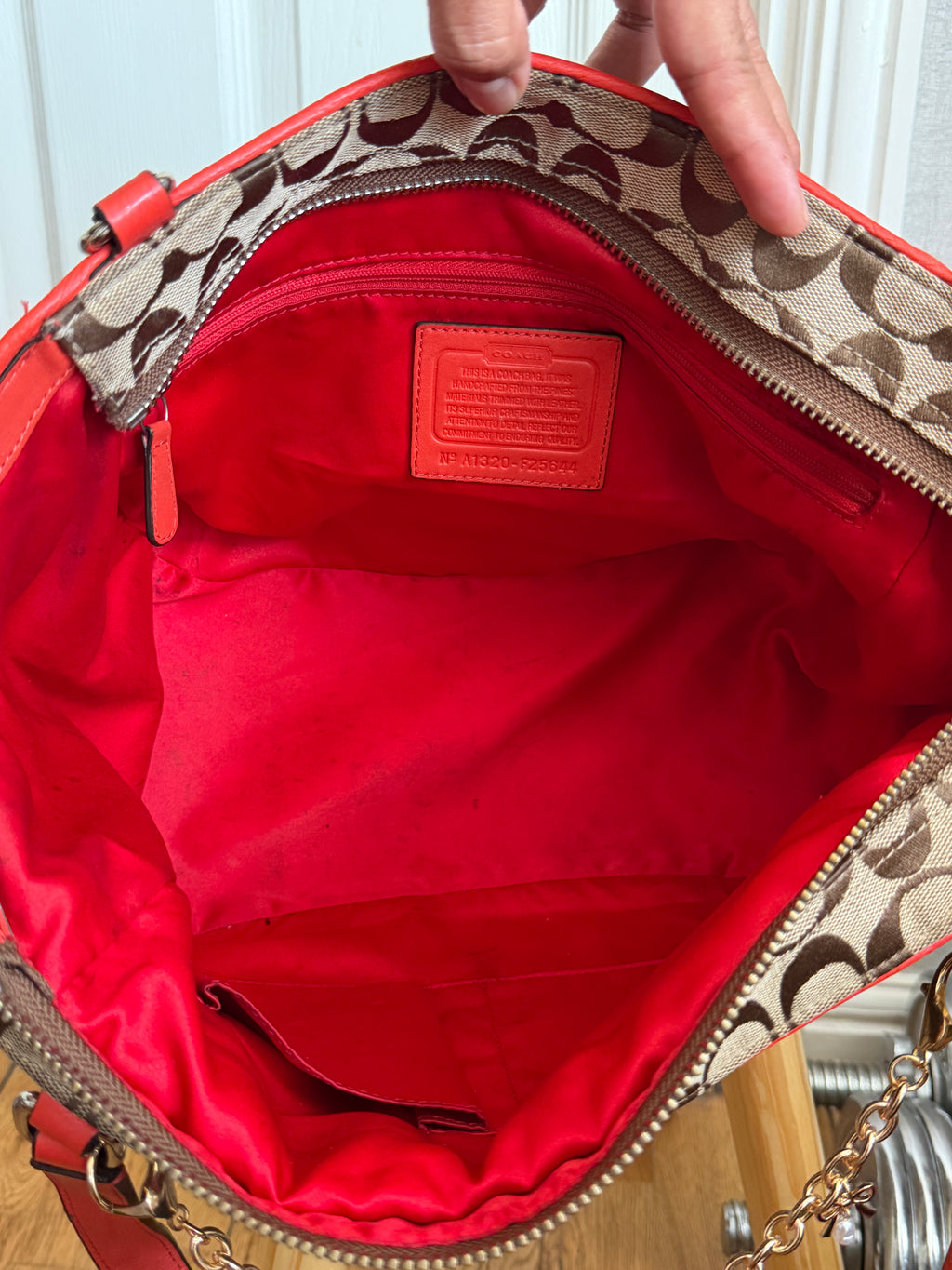 Coach park signature carrie tote